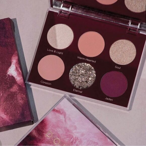 NIB Dominique Cosmetics Unconditional Eyeshadow Palette - Picture 2 of 10